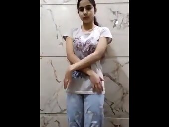 Xxx Sexy Video 18years - India 18 Year Girl Viral